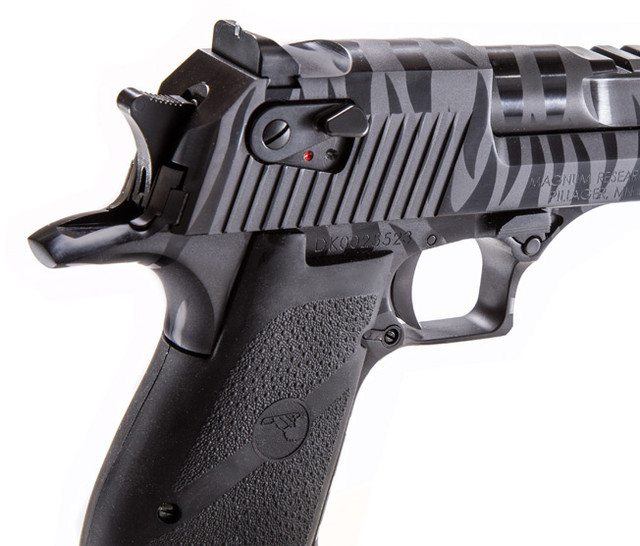 Pistole Magnum Research Desert Eagle Mark XIX 6" .50 AE - Schwarz mit Tiger Stripes — Bild 5